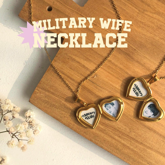 Collar Military Wife